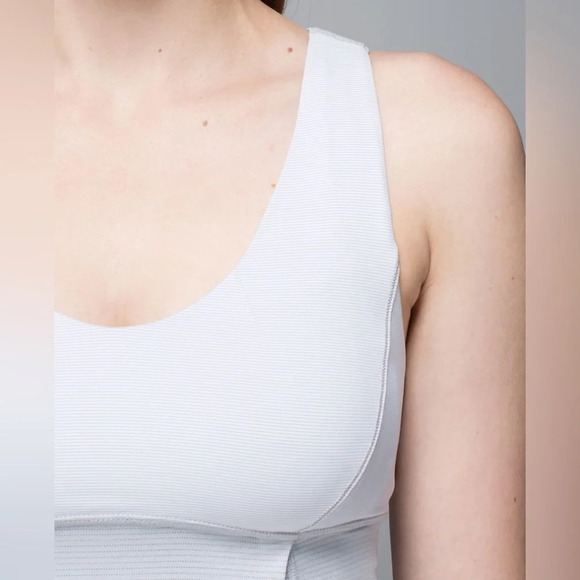 Lululemon Run: Ta Ta Topper White Gray Stripe Size 8 Yoga‎ Active Workout Top - Picture 4 of 14